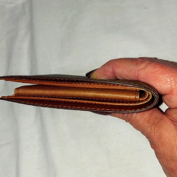 Authentic Louis Vuitton - Men’s LV Canvas Monogram Bifold Wallet - Picture 7 of 11